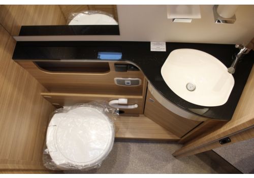 Low Profile Motorhome DETHLEFFS Globebus T 7 en Sale Occasion