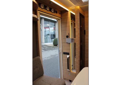 Low Profile Motorhome DETHLEFFS Globebus T 7 en Sale Occasion