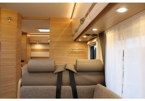Low Profile Motorhome DETHLEFFS Globebus T 7 en Sale Occasion