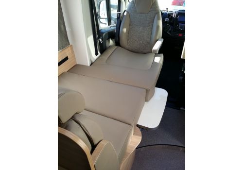 Low Profile Motorhome DETHLEFFS Globebus T 7 en Sale Occasion