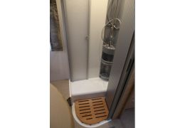 Low Profile Motorhome DETHLEFFS Globebus T 7 en Sale Occasion