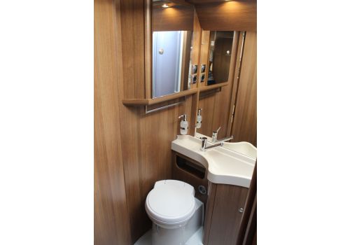 Low Profile Motorhome CARTHAGO C Tourer T 142 en Sale Occasion