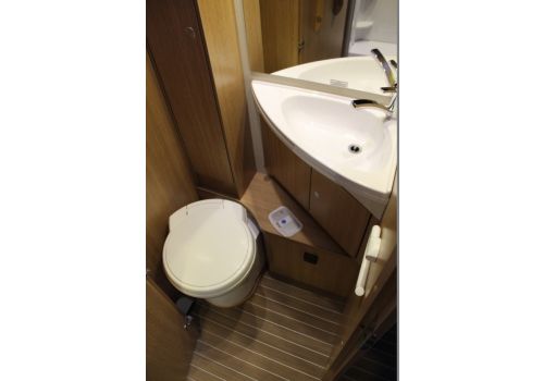 Low Profile Motorhome SUNLIGHT T-69 L en Sale Occasion