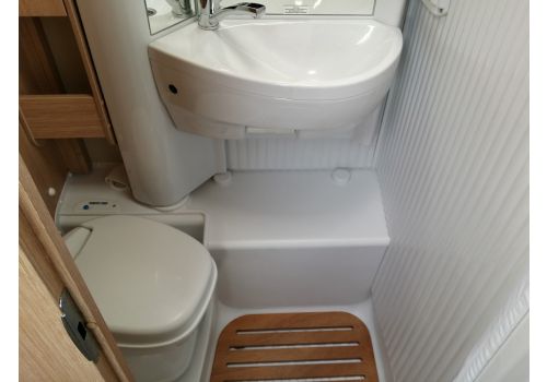 Low Profile Motorhome SUNLIGHT T 67 en Sale Occasion