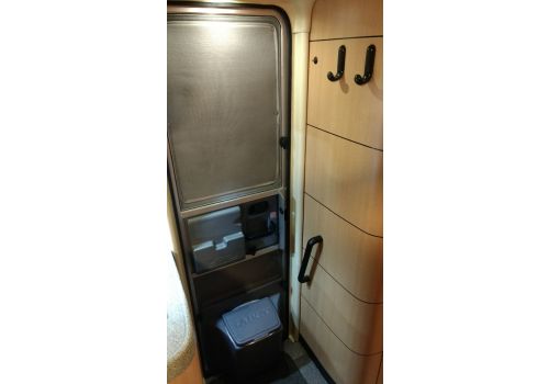 Low Profile Motorhome LAIKA Kreos 3010 G en Sale Occasion