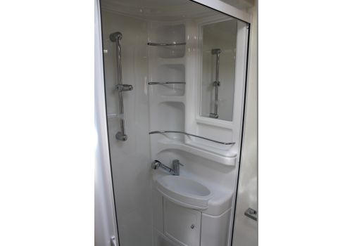 Low Profile Motorhome ILUSION 690 XMK en Sale Occasion