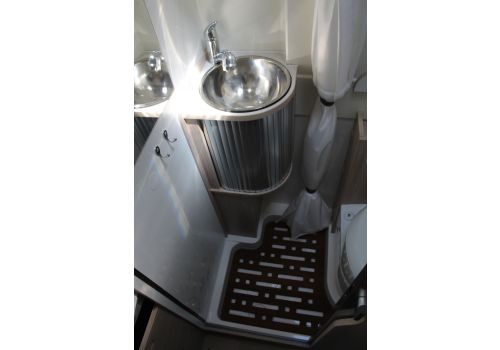 Camper Van RAPIDO Van V43 Modelo 2018 en Sale Occasion