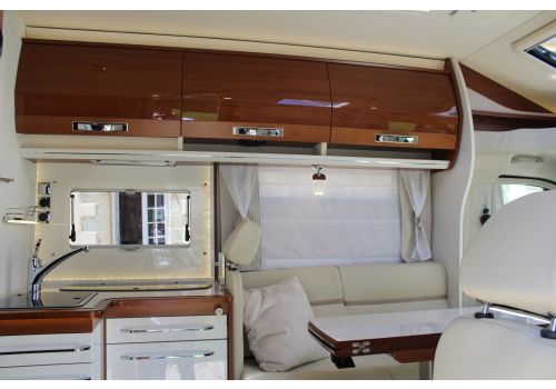 Low Profile Motorhome RAPIDO 7096 F en Sale Occasion