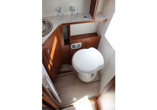 Low Profile Motorhome RAPIDO 7096 F en Sale Occasion
