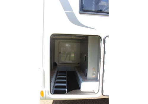 Low Profile Motorhome RAPIDO 666F Modelo 2018 en Sale Occasion