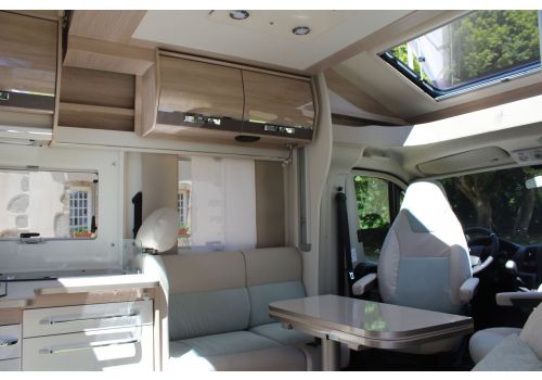 Low Profile Motorhome RAPIDO 666F Modelo 2018 en Sale Occasion