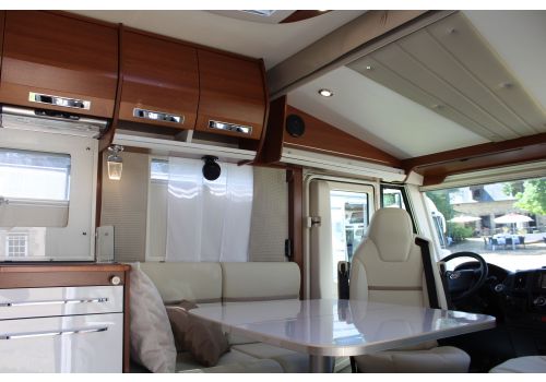 Integral Motorhome RAPIDO 8094 dF modelo 2020 en Sale Occasion