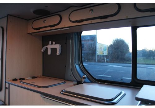 Camper Van RENAULT Traffic camperizada en Sale Occasion