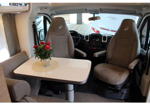 Low Profile Motorhome DETHLEFFS Globebus T1 modelo 2019 en Sale Occasion