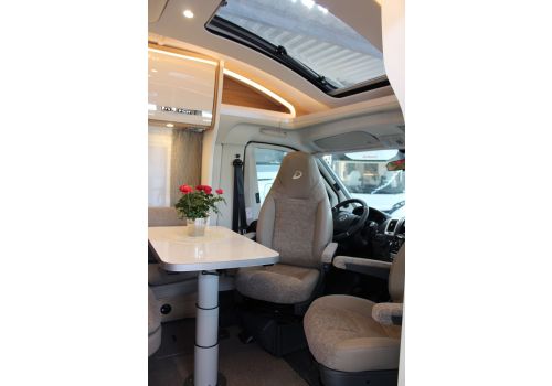 Low Profile Motorhome DETHLEFFS Globebus T1 modelo 2019 en Sale Occasion