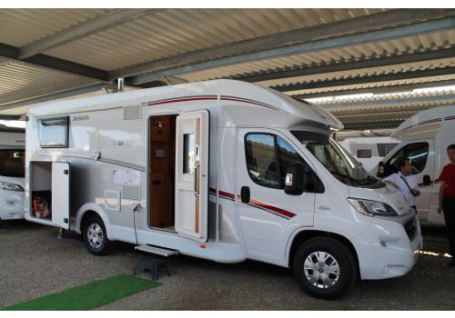 Low Profile Motorhome DETHLEFFS Trend T 7057 EB modelo 2018 en Sale Occasion