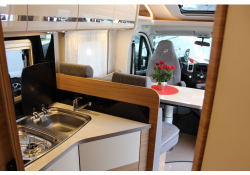 Low Profile Motorhome DETHLEFFS Globebus T 7 modelo 2019 en Sale Occasion