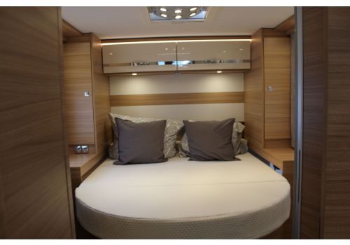 Low Profile Motorhome DETHLEFFS Globebus T 7 modelo 2019 en Sale Occasion