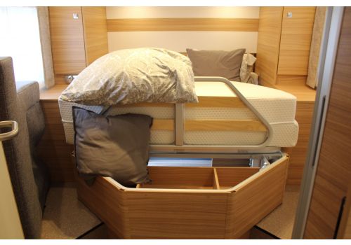 Low Profile Motorhome DETHLEFFS Globebus T 7 modelo 2019 en Sale Occasion
