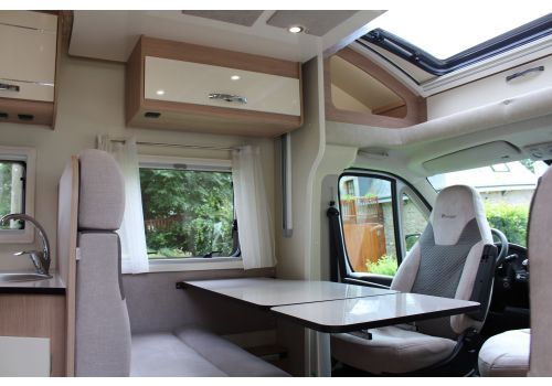 Low Profile Motorhome ITINEO PJ740 modelo 2019 en Sale Occasion