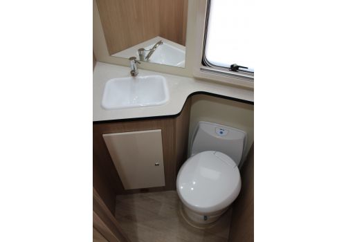 Low Profile Motorhome ITINEO PM740 modelo 2019 en Catalog