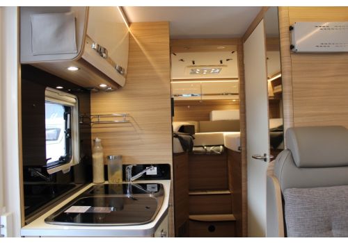 Low Profile Motorhome DETHLEFFS Globebus T 6 modelo 2019 en Sale Occasion