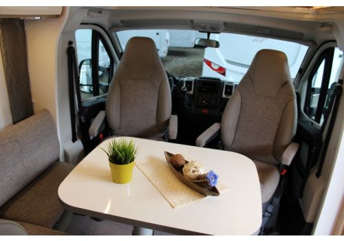 Low Profile Motorhome DETHLEFFS Globebus T 6 modelo 2019 en Sale Occasion
