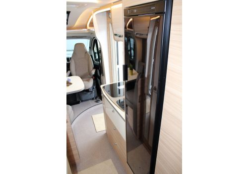 Low Profile Motorhome DETHLEFFS Globebus T 6 modelo 2019 en Sale Occasion