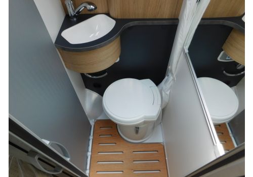 Camper Van SUNLIGHT Cliff 600 modelo 2018 en Sale Occasion