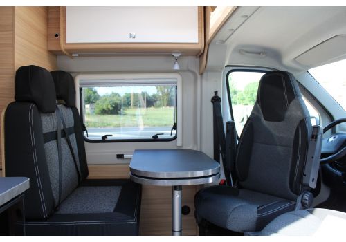 Camper Van SUNLIGHT Cliff 640 modelo 2019 en Sale Occasion