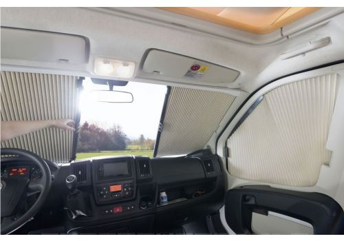 Low Profile Motorhome DETHLEFFS Globebus T-11 modelo 2016 en Sale Occasion