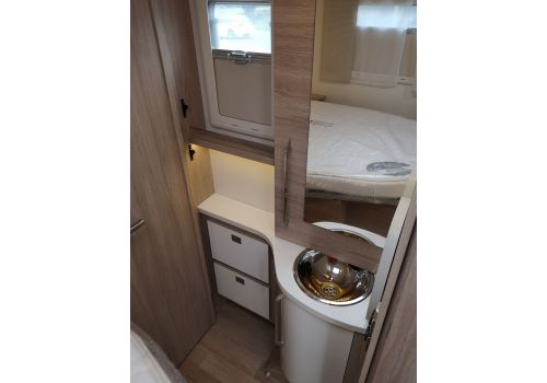 Low Profile Motorhome RAPIDO 650F Modelo 2019 en Sale Occasion