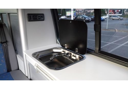 Camper Van VOLKSWAGEN T5 camperizada en Sale Occasion