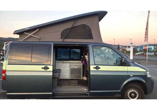 Camper Van VOLKSWAGEN T5 camperizada en Sale Occasion