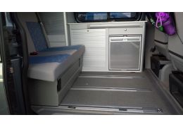 Camper Van VOLKSWAGEN T5 camperizada en Sale Occasion