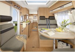 Low Profile Motorhome DETHLEFFS Globebus T-15 modelo 2016 en Sale Occasion