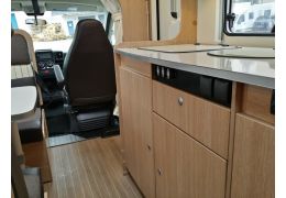 Capuchina Motorhome SUNLIGHT A-70 con amplio garaje en Sale Occasion