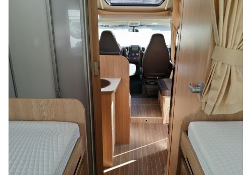 Low Profile Motorhome SUNLIGHT T-68 en Sale Occasion