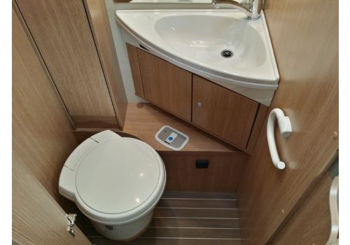 Low Profile Motorhome SUNLIGHT T-68 en Sale Occasion