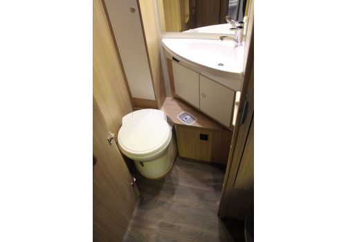 Low Profile Motorhome SUNLIGHT T 65 en Sale Occasion