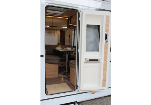Integral Motorhome DETHLEFFS Globebus I 7 acabado GT Black modelo 2018 en Sale Occasion