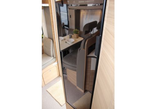 Integral Motorhome DETHLEFFS Globebus I 7 acabado GT Black modelo 2018 en Sale Occasion