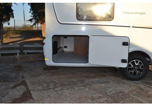 Integral Motorhome DETHLEFFS Advantage I-7051-DBM en Sale Occasion