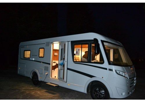 Integral Motorhome DETHLEFFS Advantage I-7051-DBM en Sale Occasion