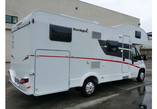 Capuchina Motorhome SUNLIGHT A-70 con amplio garaje en Sale Occasion