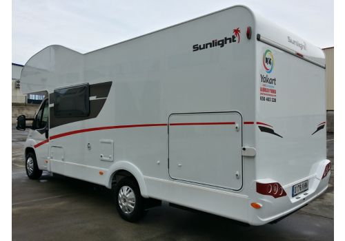 Capuchina Motorhome SUNLIGHT A-70 con amplio garaje en Sale Occasion
