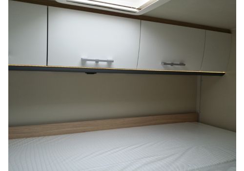 Capuchina Motorhome SUNLIGHT A-70 con amplio garaje en Sale Occasion