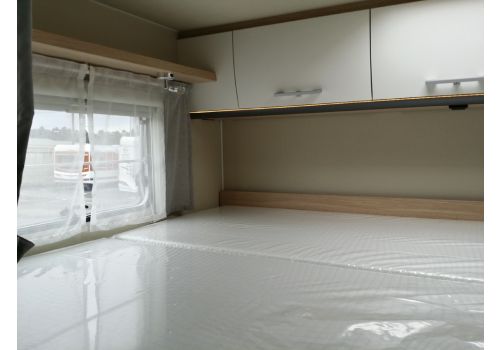 Capuchina Motorhome SUNLIGHT A-70 con amplio garaje en Sale Occasion