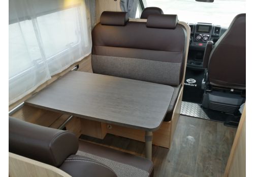 Capuchina Motorhome SUNLIGHT A-70 con amplio garaje en Sale Occasion