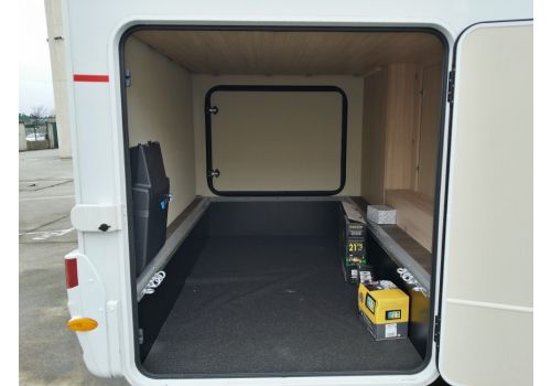 Capuchina Motorhome SUNLIGHT A-70 con amplio garaje en Sale Occasion